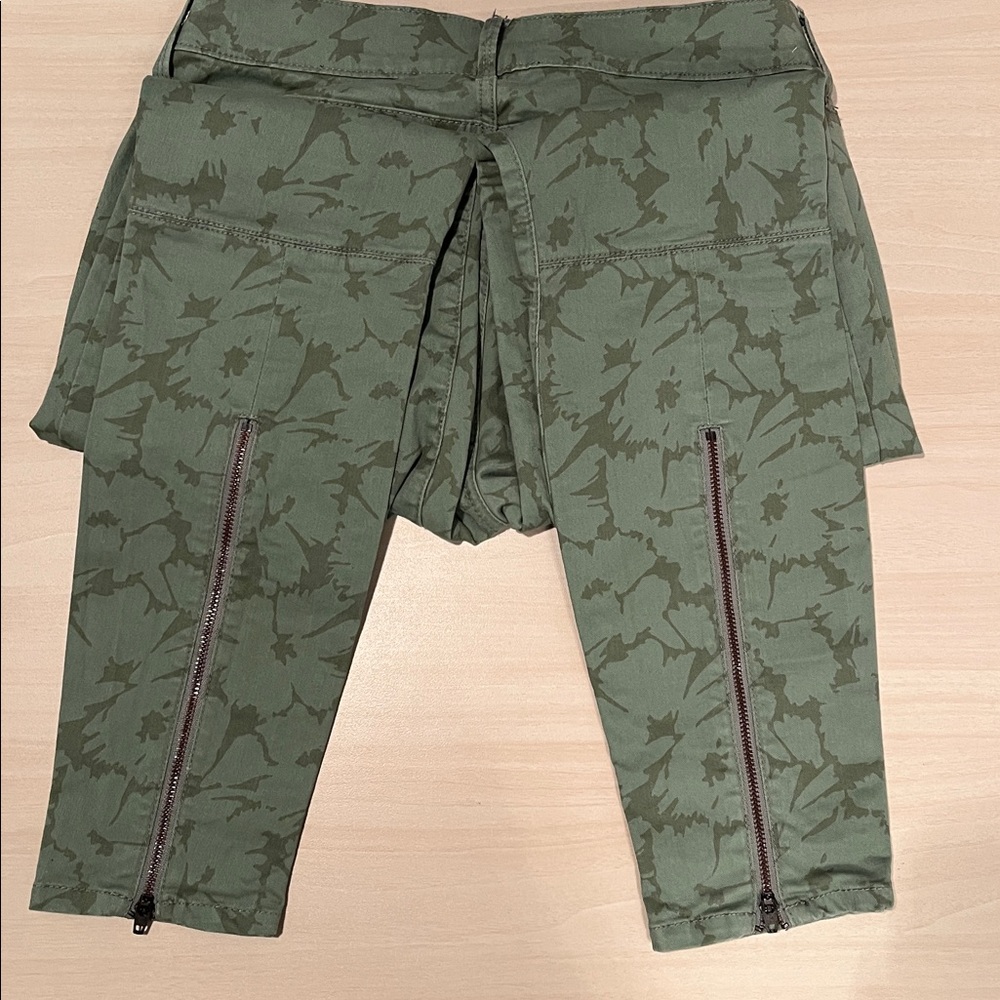 GAP Olive Floral Pattern Zipper Pants - Picture 6 of 6